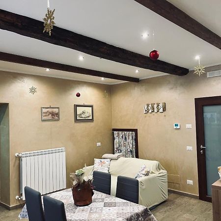 Casa Vacanze La Ripa Sutri Buitenkant foto